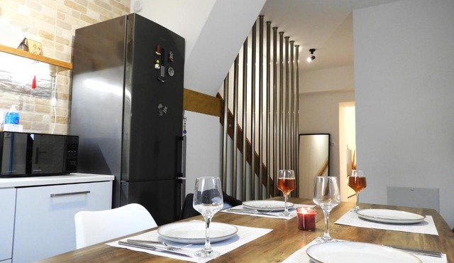 Angelica Residence - Perfect Quiet Center Location - 10mins Walk to Gennadi Beach