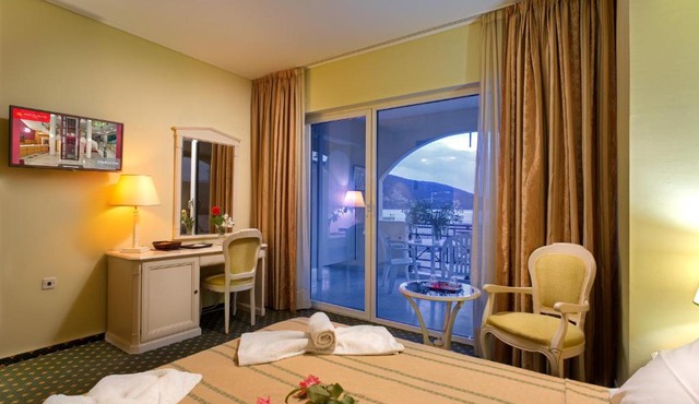 Angelika Pallas Hotel