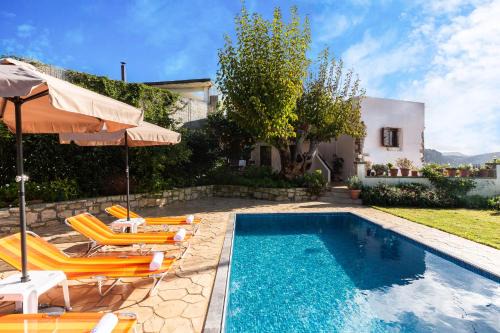 Antheon - Three Bedroom Villa with Private Pool in Áno Valsamóneron