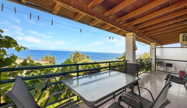 Apartment 'Andromaches Family Room with Balcony' with Sea View, Wi-Fi and Air Conditioning