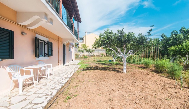 Apartment Kwstas with Mountain View, Garden & Wi-Fi in corfu