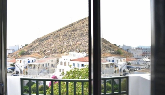 Apartment 'Manolika Studio 5' with Sea View, Wi-Fi and Air Conditioning in Kythnos