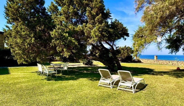 Apartment mit Meer- und Gartenblick - Genari Beach by Interhome