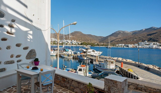 Apartment 'Nicolas House 3' with Private Terrace, Wi-Fi and Air Conditioning