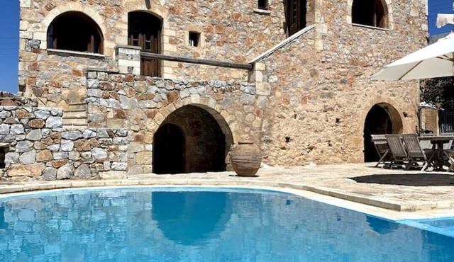 Apartment Stella in a traditional stone villa