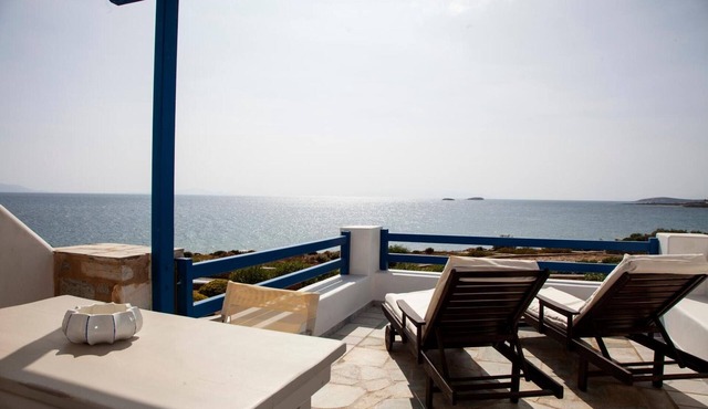 Apartment 'The Aegean Junior Suite' with Sea View, Wi-Fi and Air Conditioning