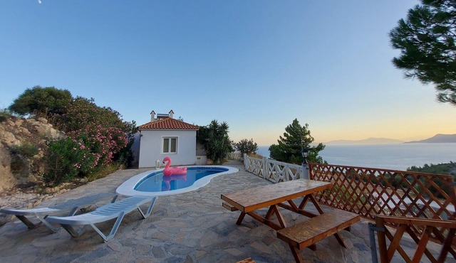 Apartment with Pool and Panorama View in Koumeika