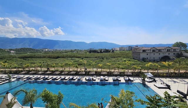 Apartment WIth Pool View Rradhime in Vlorë