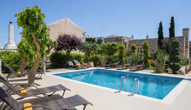 Arcus Suites in Argyroupolis