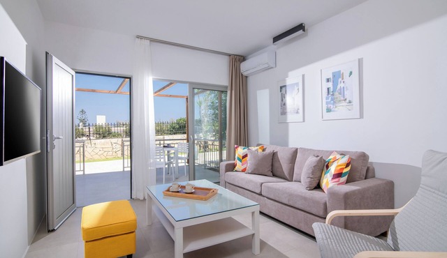Ariadni apartments & suites