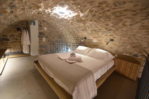 Armathia Accommodation in Mesta