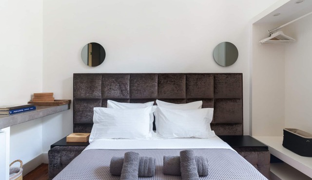 Art Pantheon Deluxe Suite in Plaka Acropolis area