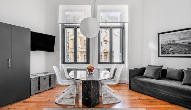 Art Pantheon Superior Suite in Plaka Acropolis area