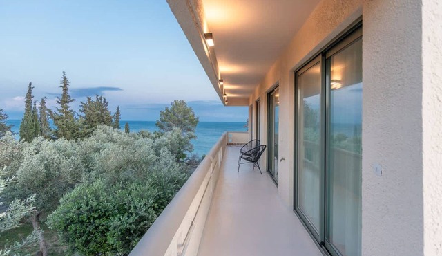 Astra Beach Studio 2