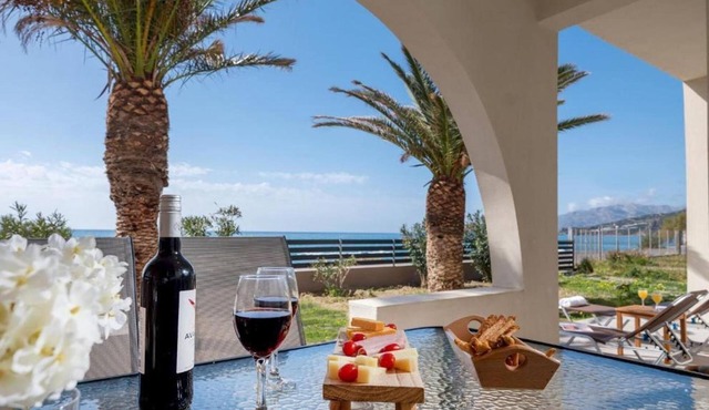 Atalanti Seaside Junior Suite 1 in Keratokampos