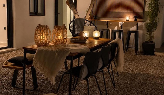 Athelio Boutique Entire Home, Private Courtyard, Outdoor Bar in Piraeus
