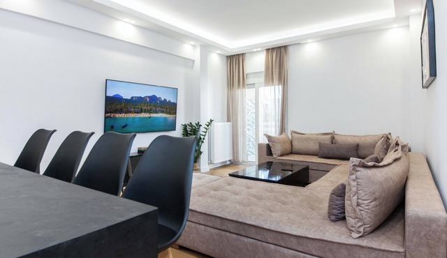 Athens Riviera 2BR Apartment by ΜΡS in Kallithea