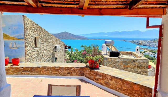 Authentisches Kreta Elounda Haus mit Meerblick Margarita by Interhome