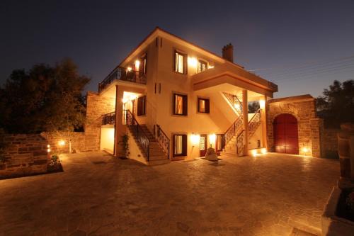 Avgerinos Hotel in Kambos