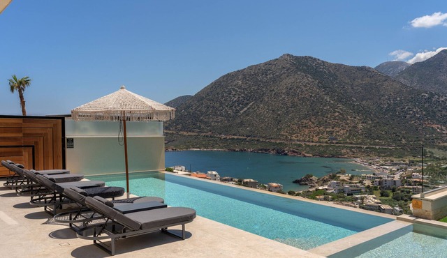 Azur Sky luxury villa , great views near the beach