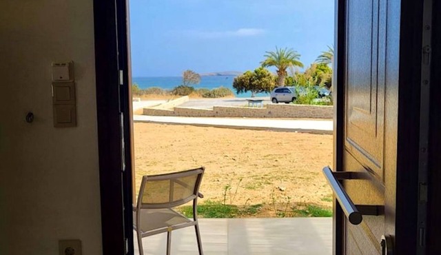 Beach domiciles in quiet surroundings in Vigla