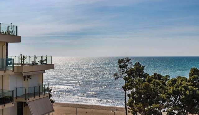 Beachfront Apartment with Pool Access by PikHost in Shëngjin