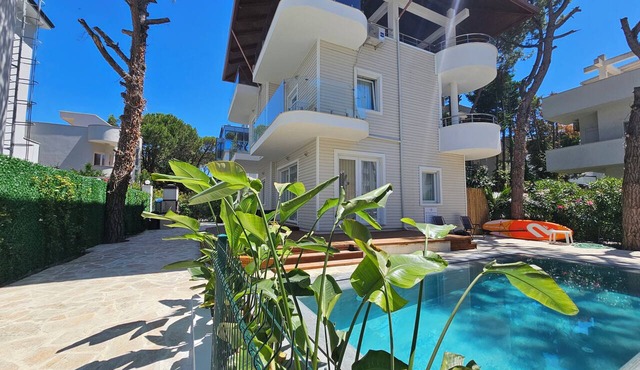 Beachfront `Blue Wave SPA Villa` in a Private Villa Resort in Durrës