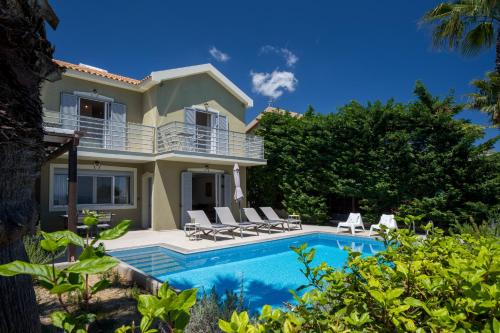 Beachfront Villa Alexandra in Skala