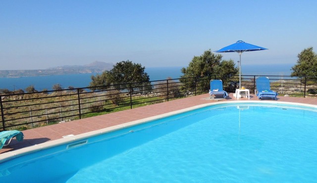 Beautiful 2 Bedroom Stone Villa With Private Pool And Fantastic Views. in Apokoronas
