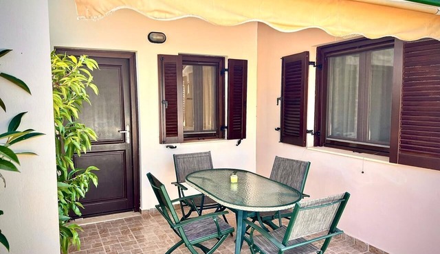 Beautiful apartment for 3 people with pool in Itanos
