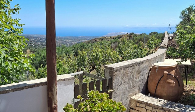 Beautiful cottage with stunning sea views, on the outskirts of peaceful Chamezi.