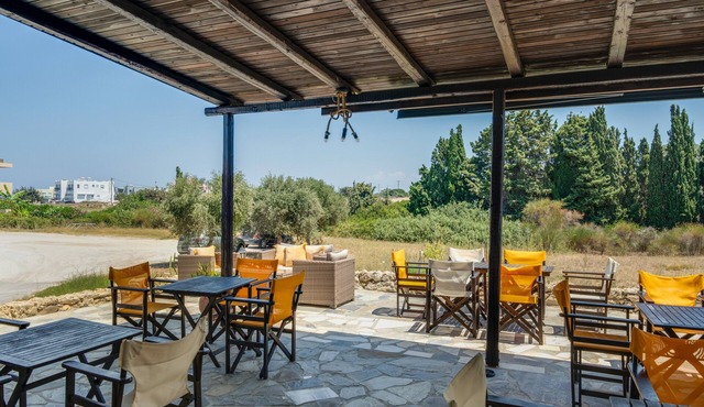 Bed and Breakfast 'Ilios and Irene 1' with Shared Terrace, Wi-Fi and Air Conditioning in Kos