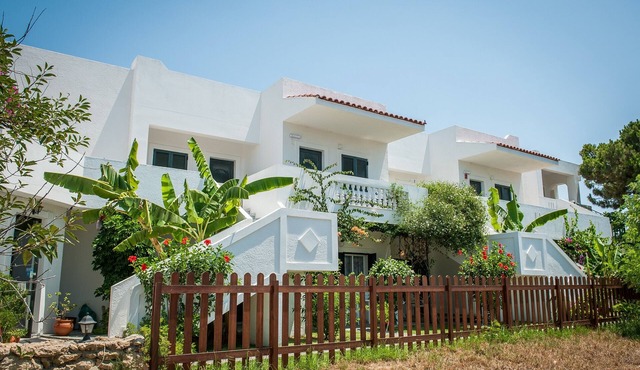 Bed and Breakfast 'Ilios and Irene 4' with Shared Terrace, Wi-Fi and Air Conditioning in Kos