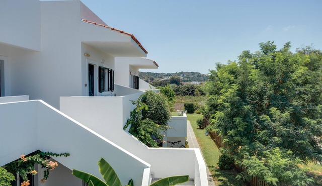 Bed and Breakfast 'Ilios and Irene 10' with Shared Terrace, Wi-Fi and Air Conditioning