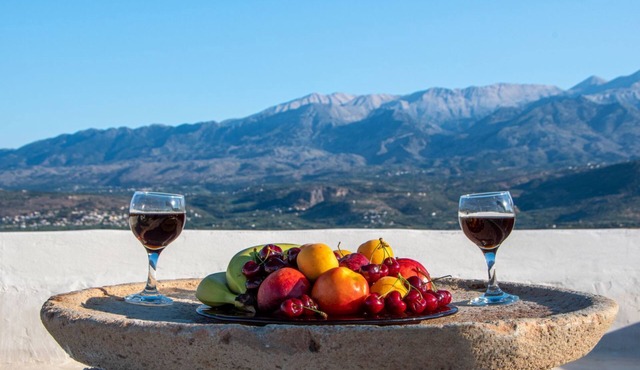 Bella-Maria at Aptera with mountain and sea view! in Aptera