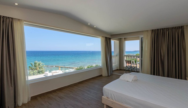 Belussi Beach Hotel & Suites in Zakynthos