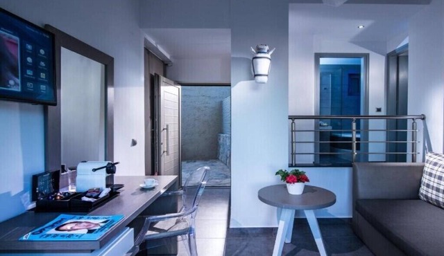 BH133 - C - Suite Heraklion