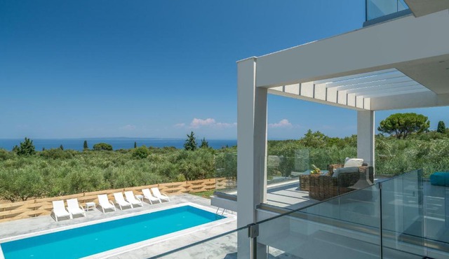 Bianca Luxury Villa - Private Heated Pool in Akrotiri