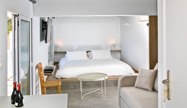 BLUE DAWN PRIVATE LUXURY SUITE