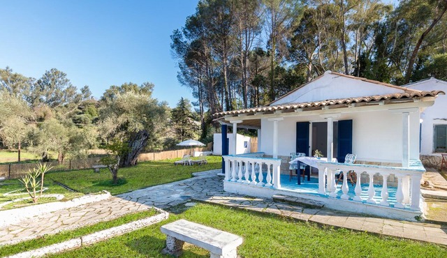 Blue House - Recently renovated