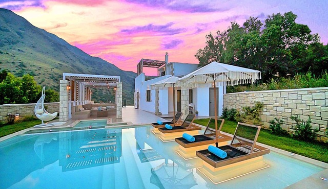 Blue Lake Villa Heated Pool