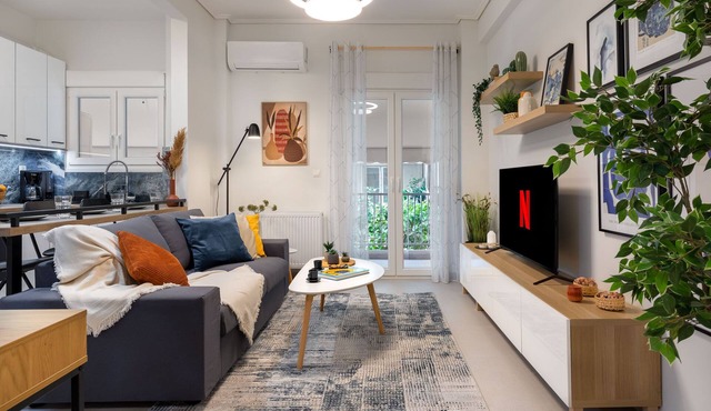 Brand new stylish apartment near center. in Athina
