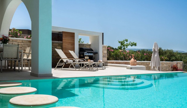 Brand new villa with private pool and panoramic views, near Rethymno city in Vizari