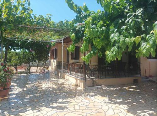 Calm house in Sivros village, Lefkada in Sívros