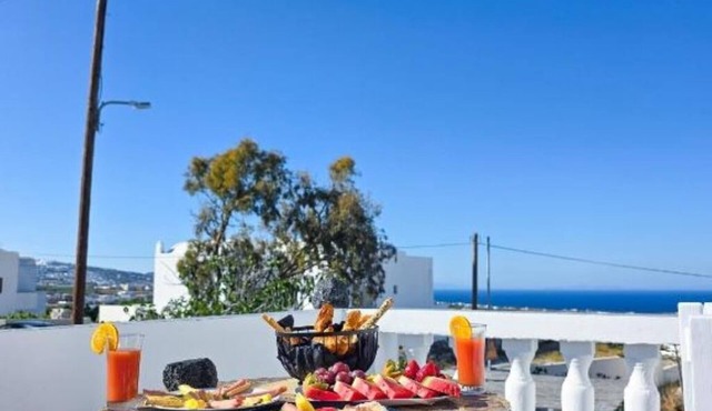 Calypso Heaven : King Room with Balcony in Vothonas