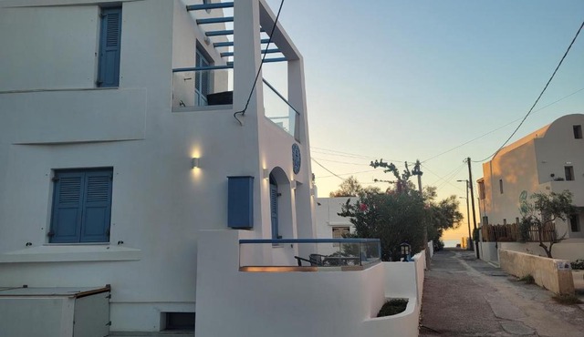 Captain Lazaros Detached Beach Villa and Suites