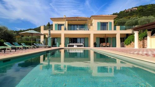 CARRAZOLA house in Lefkada with pool