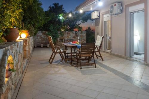 Casa Anthea 3 bedroom apartment with Garden in Kounoupidhianá