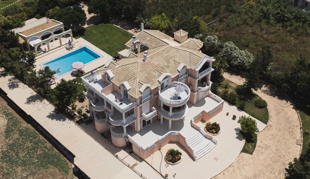 Casa di Voz Suites complex & free gym services by "elite" in Zakynthos