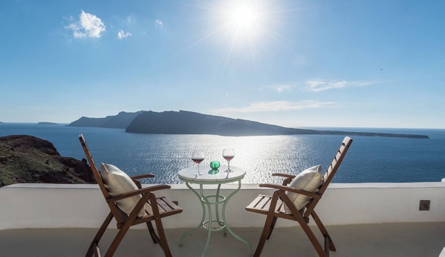 Cave Nest Junior Suite with Caldera View *access via numerous steps in Thira - Santorini